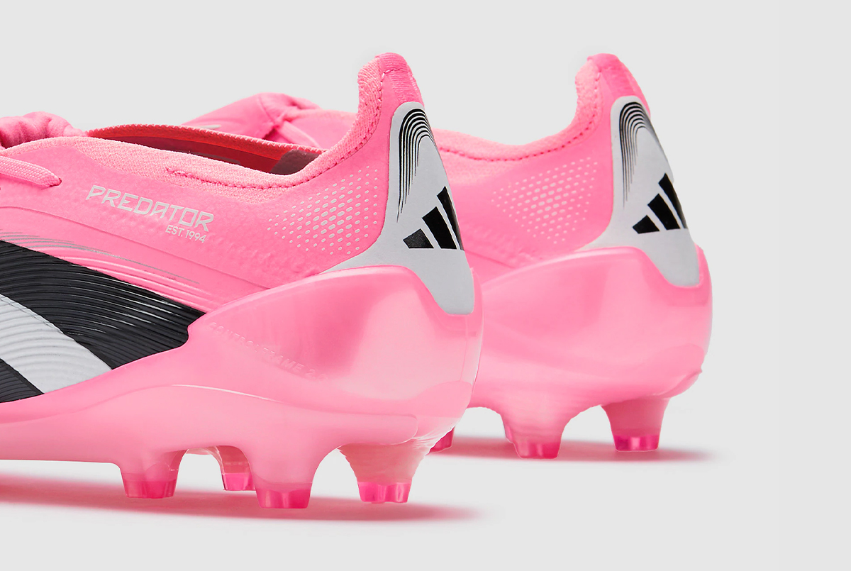 Футбольные бутсы Adidas Predator